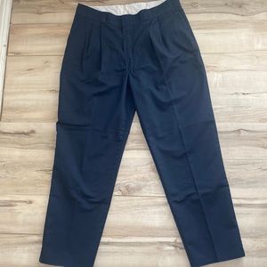 Dickies Mens size 38/32 Navy Straight legs pants.